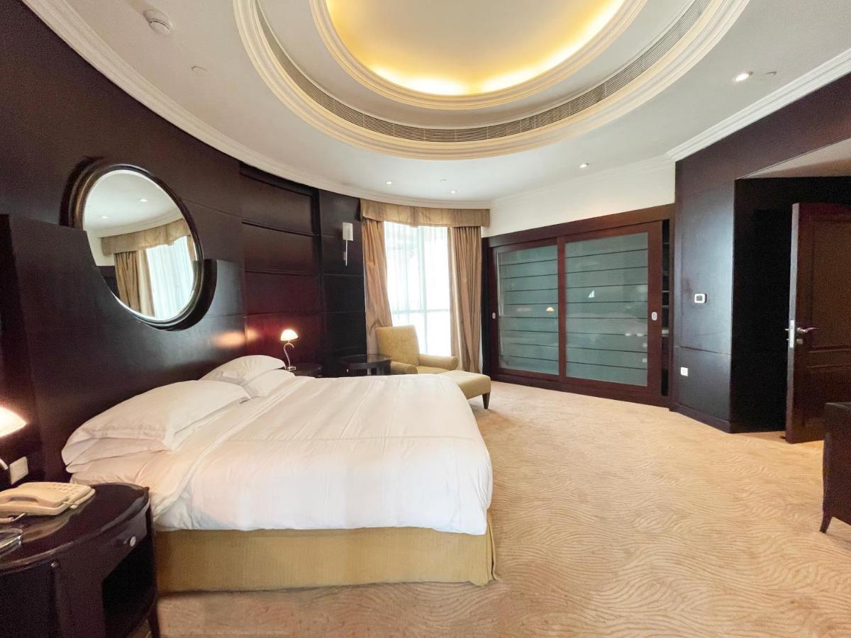 Отель Swissotel Al Murooj