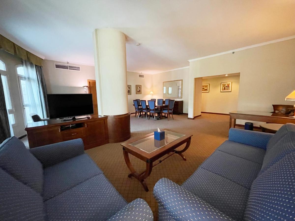Swissotel Al Murooj Дубай
