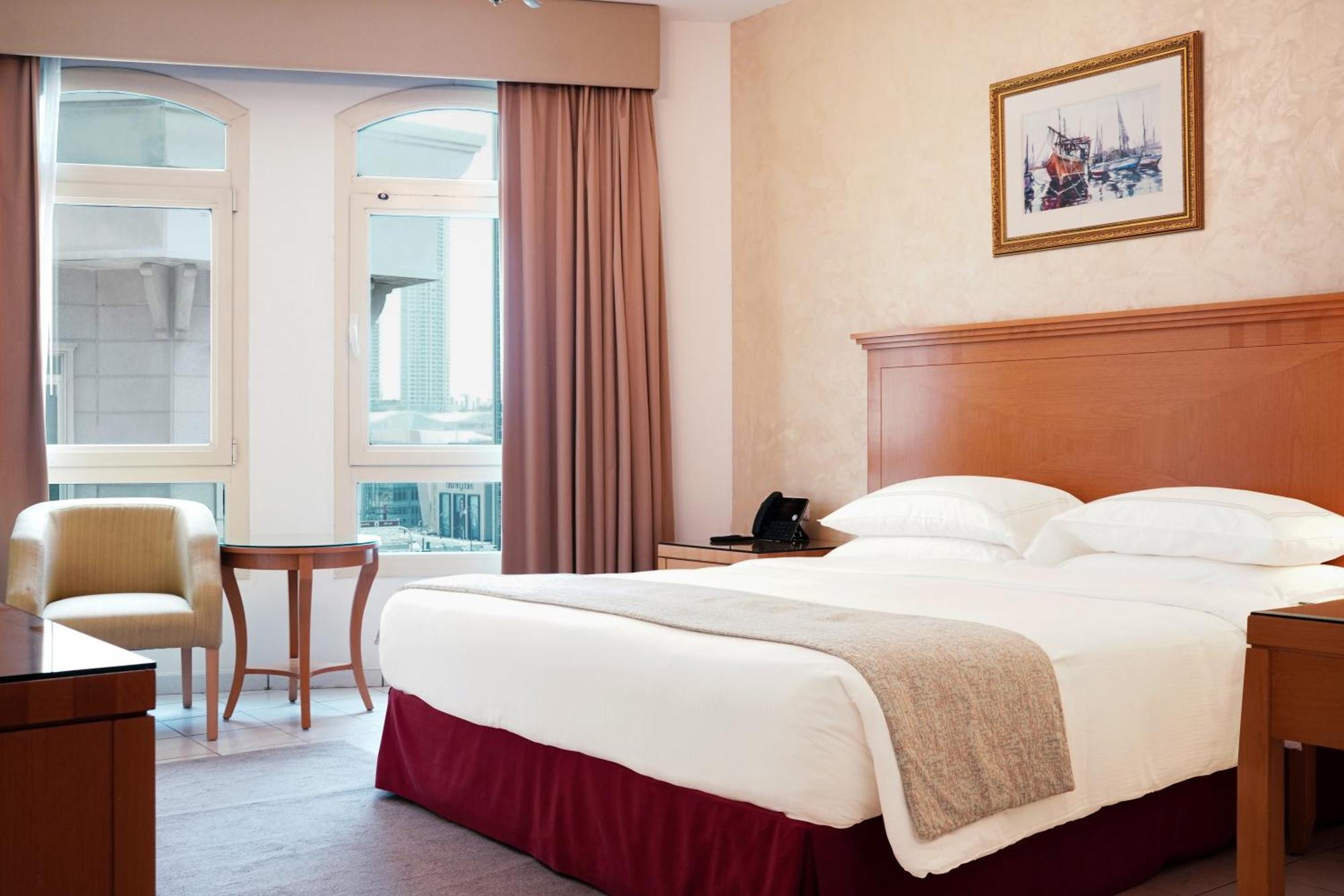 Swissotel Al Murooj 5* Дубай