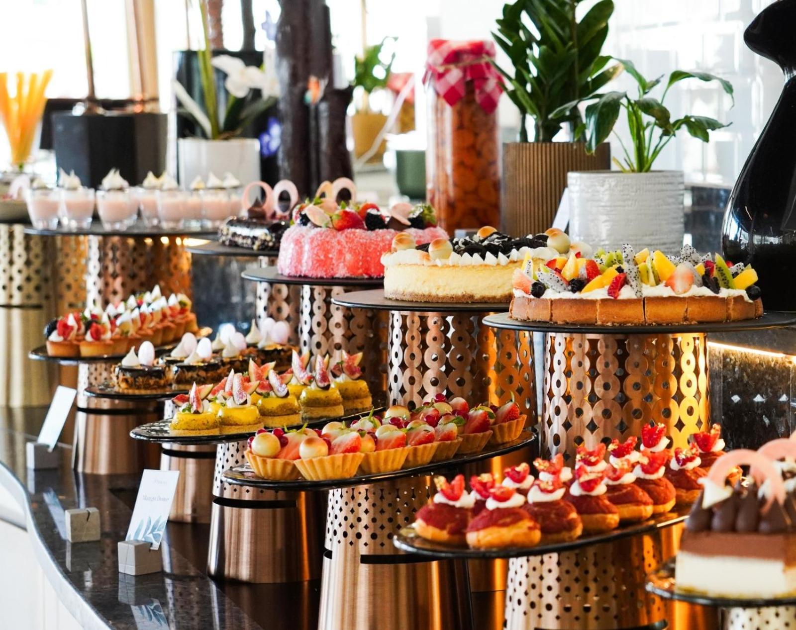 Swissotel Al Murooj Отель
