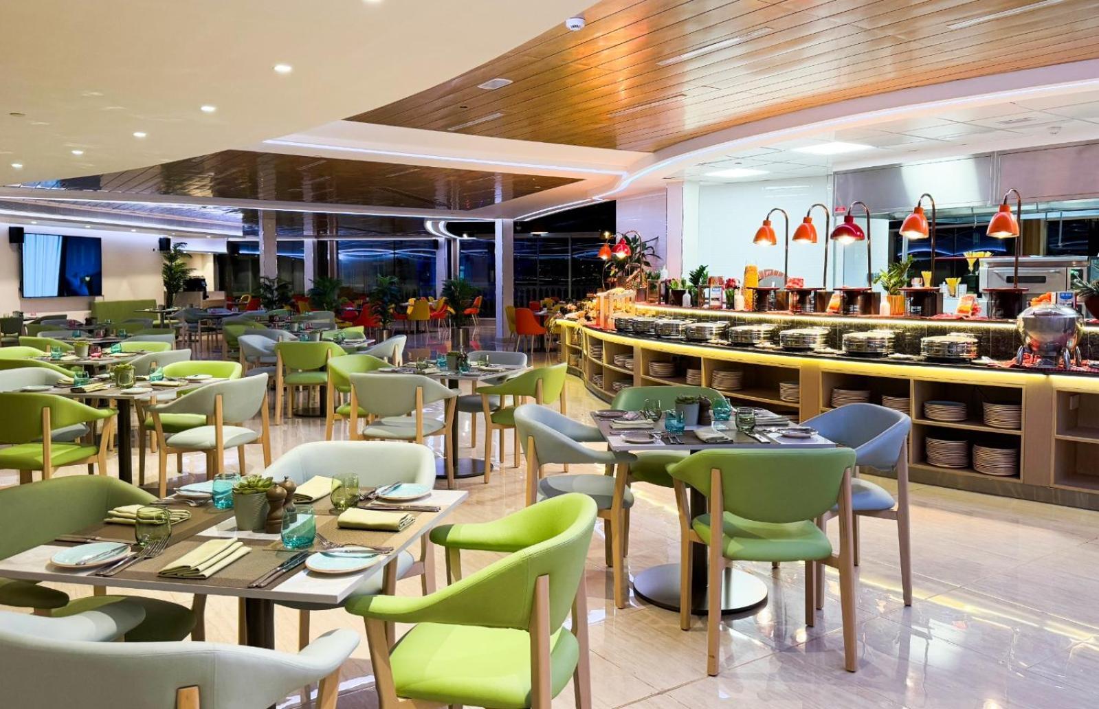 Готель Swissotel Al Murooj