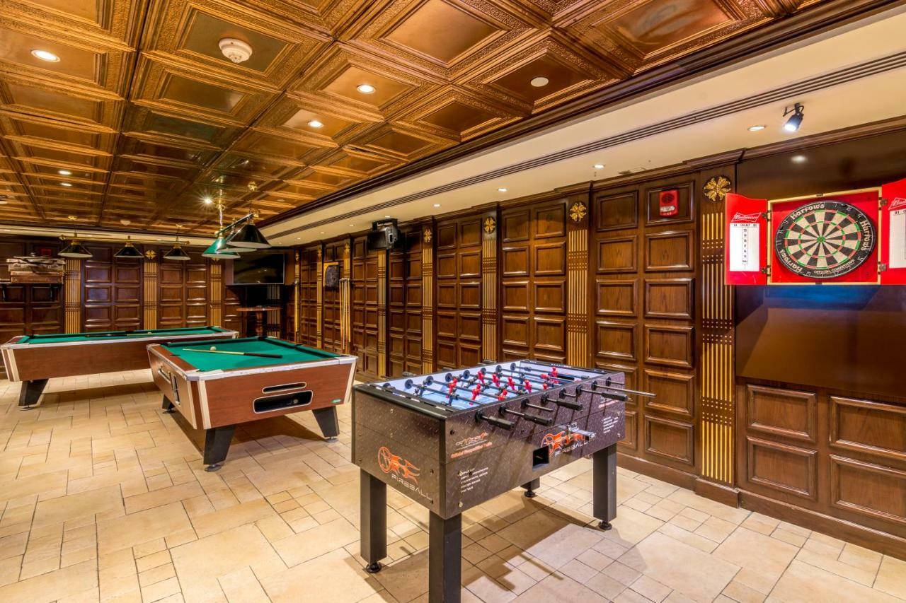 Swissotel Al Murooj Готель 5*