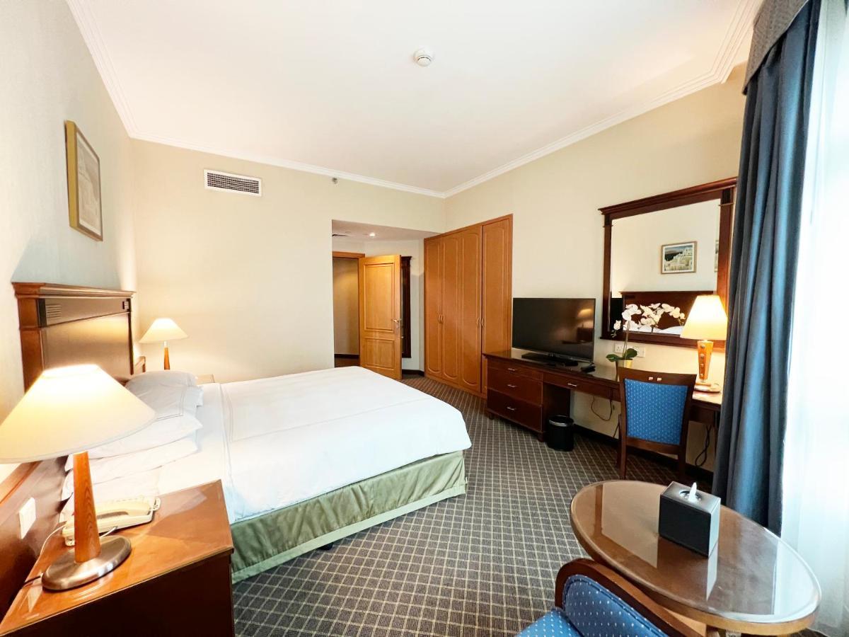 Swissotel Al Murooj 5*