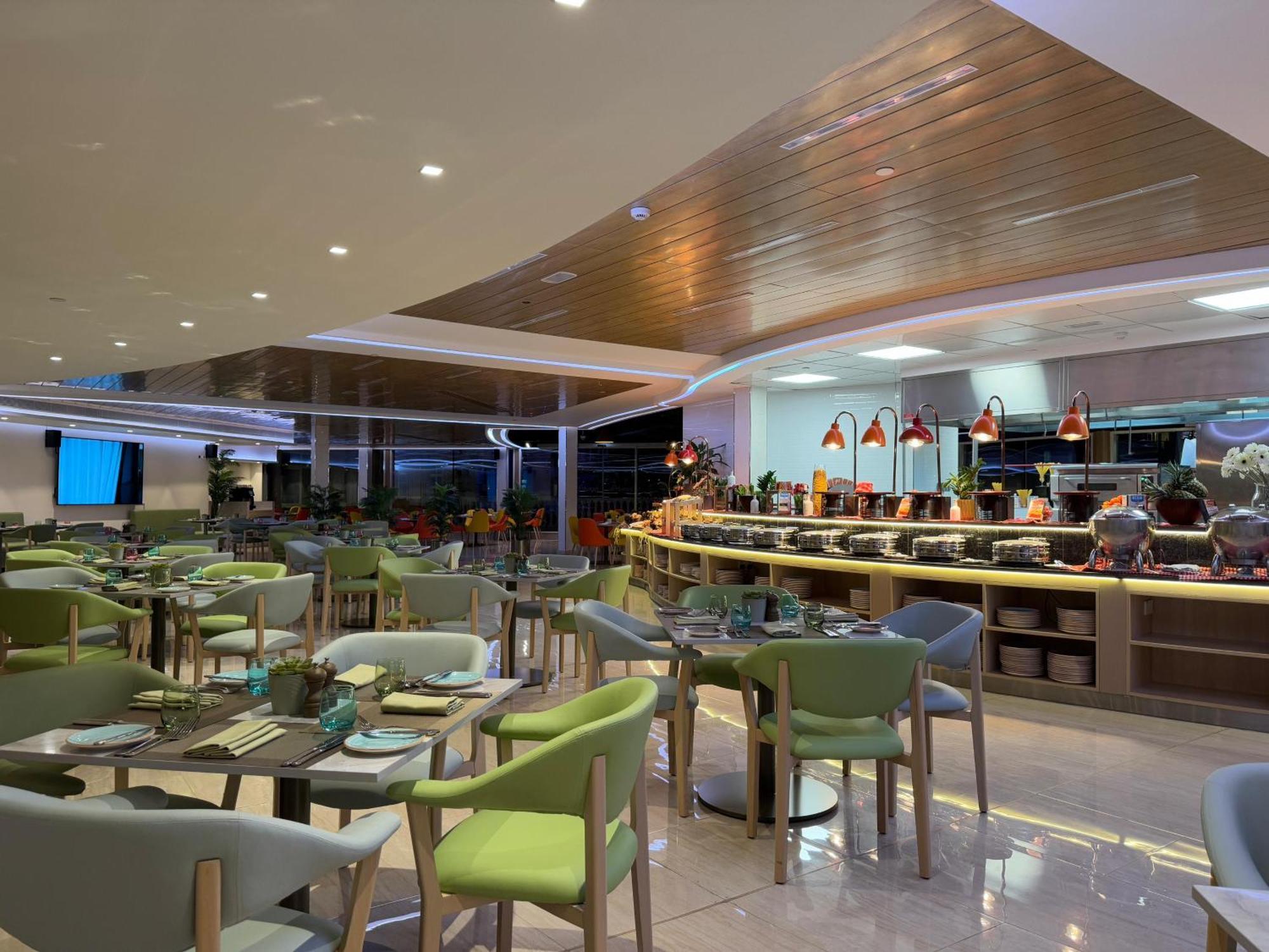 Swissotel Al Murooj Hotel 5*